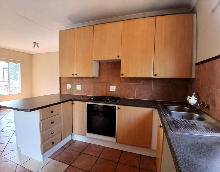 To Let 2 Bedroom Property for Rent in Eco Park Gauteng