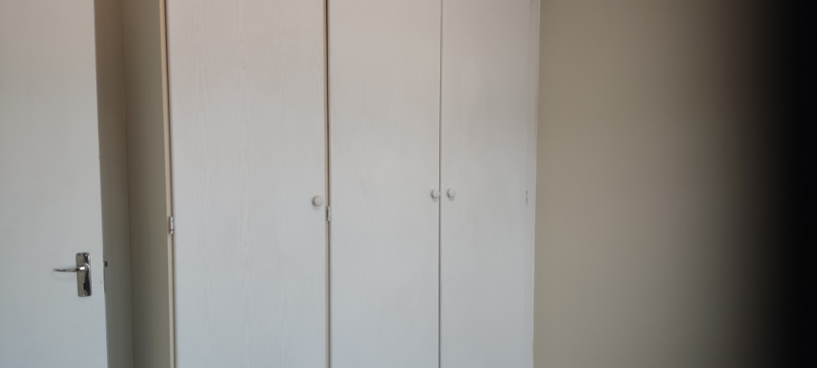 2 Bedroom Property for Sale in Sonneglans Gauteng
