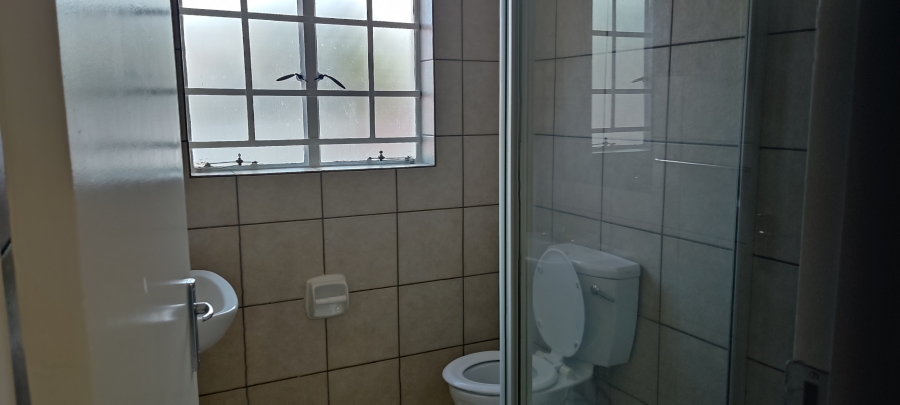 2 Bedroom Property for Sale in Sonneglans Gauteng