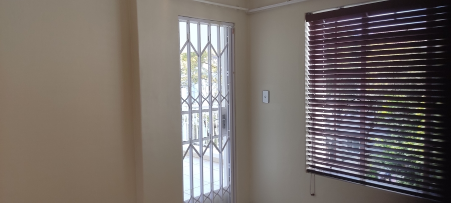 2 Bedroom Property for Sale in Sonneglans Gauteng