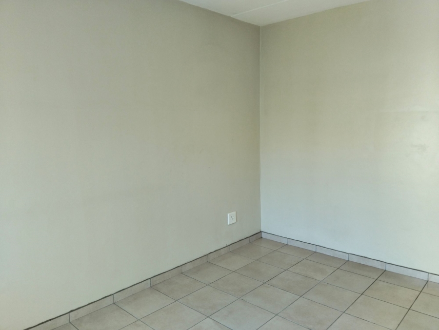 2 Bedroom Property for Sale in Sonneglans Gauteng