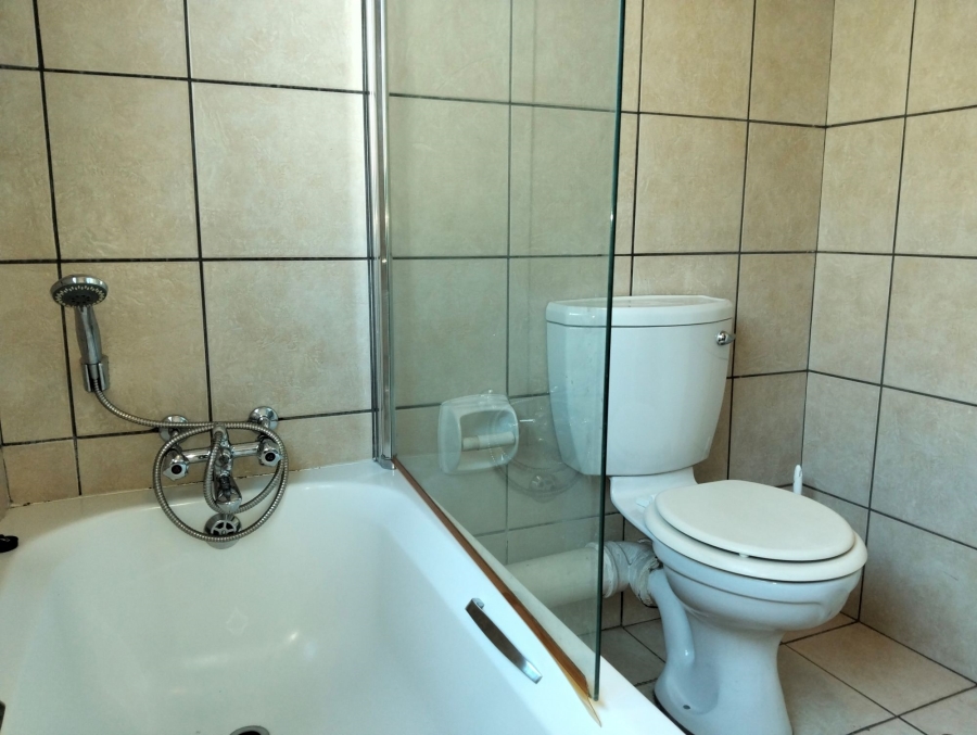 2 Bedroom Property for Sale in Sonneglans Gauteng
