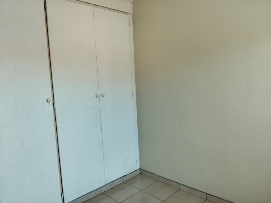2 Bedroom Property for Sale in Sonneglans Gauteng