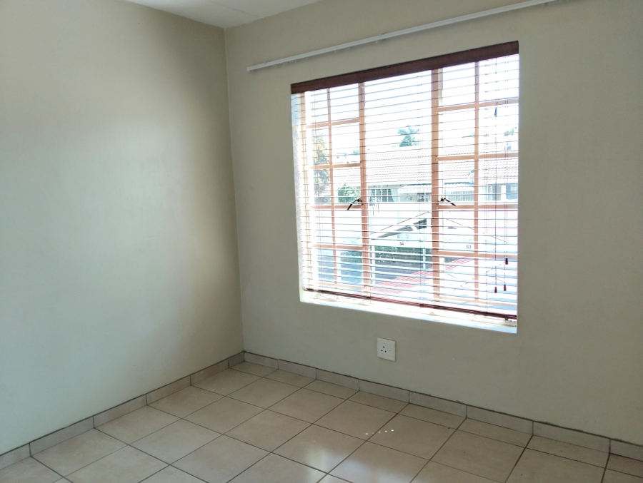 2 Bedroom Property for Sale in Sonneglans Gauteng