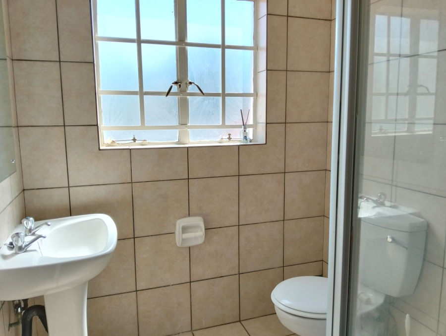 2 Bedroom Property for Sale in Sonneglans Gauteng