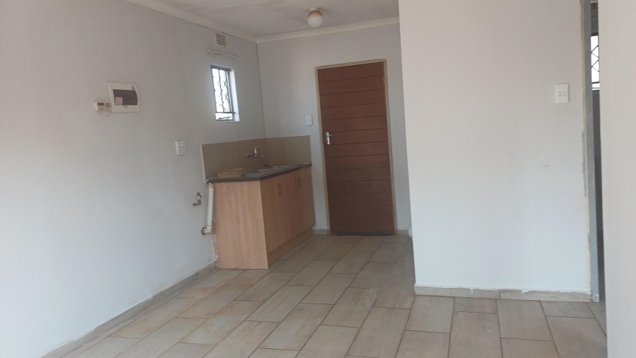 To Let 2 Bedroom Property for Rent in Sky City Gauteng