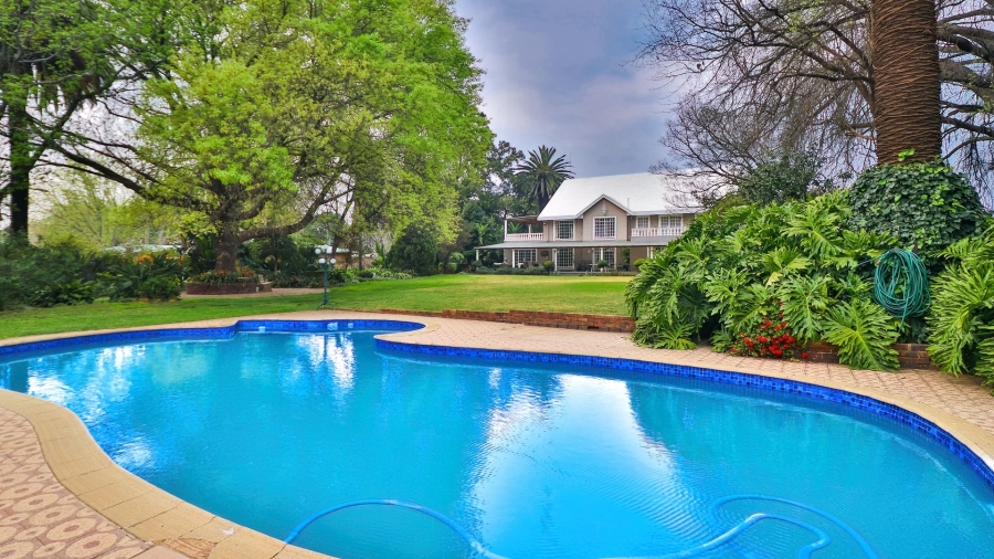 6 Bedroom Property for Sale in Klippoortjie Gauteng