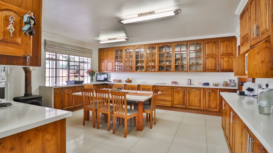 6 Bedroom Property for Sale in Klippoortjie Gauteng