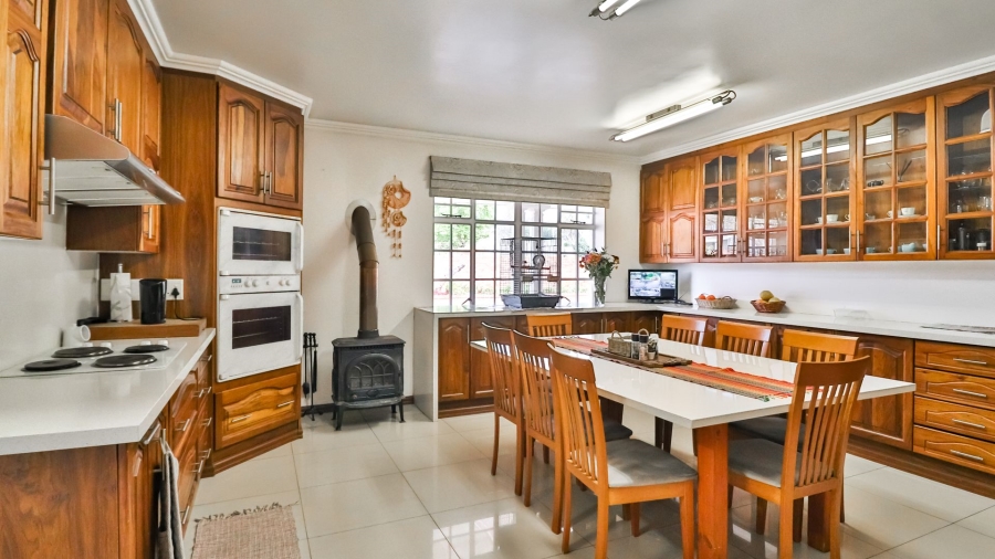 6 Bedroom Property for Sale in Klippoortjie Gauteng