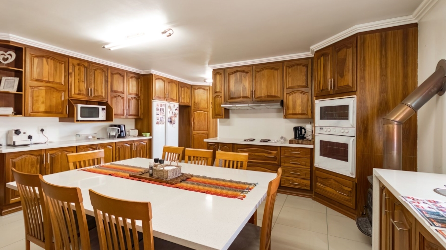 6 Bedroom Property for Sale in Klippoortjie Gauteng