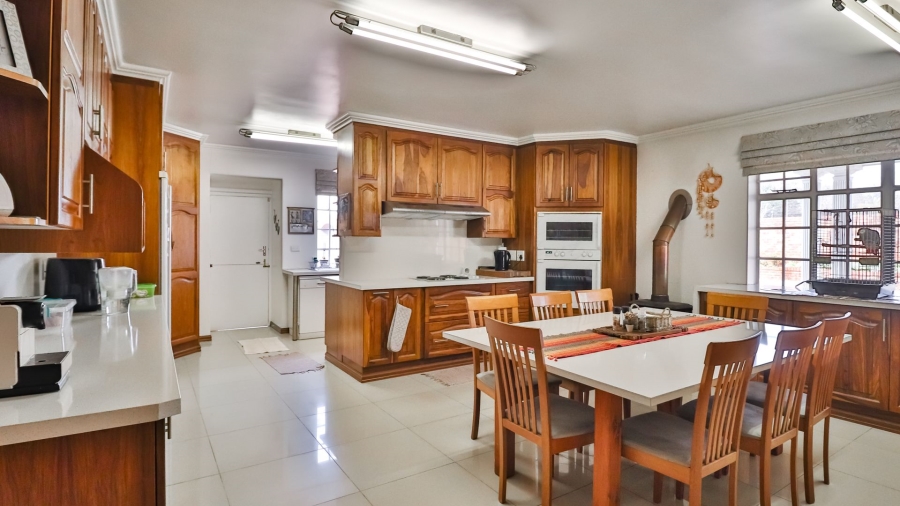 6 Bedroom Property for Sale in Klippoortjie Gauteng