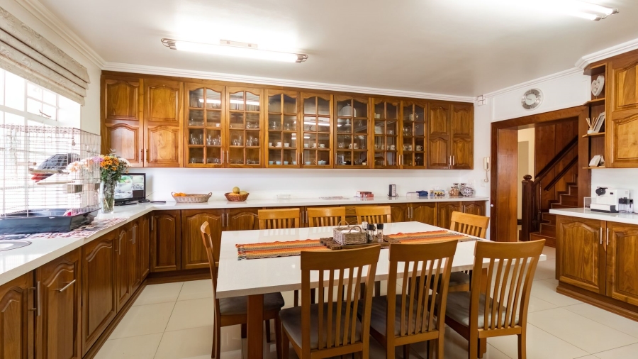 6 Bedroom Property for Sale in Klippoortjie Gauteng