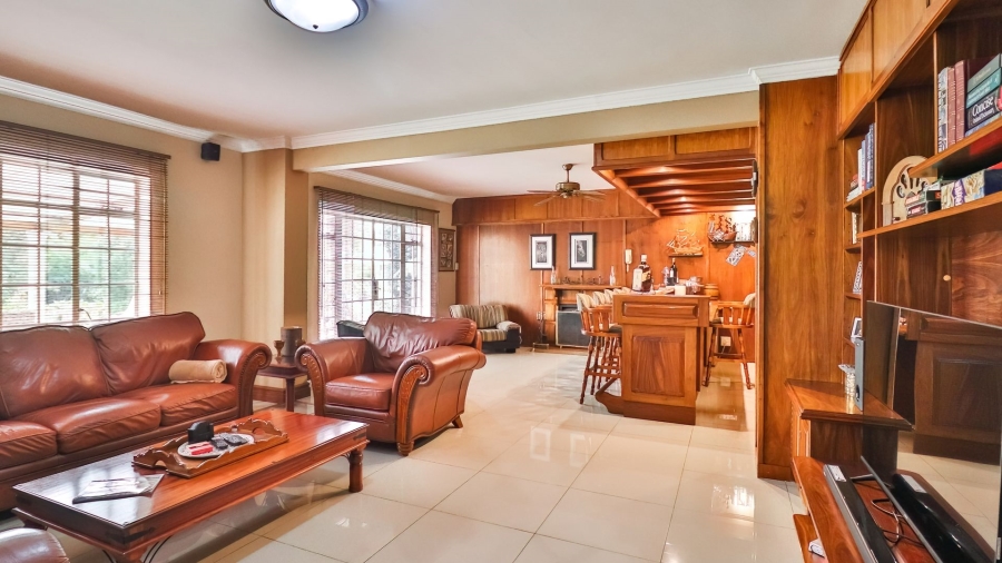 6 Bedroom Property for Sale in Klippoortjie Gauteng