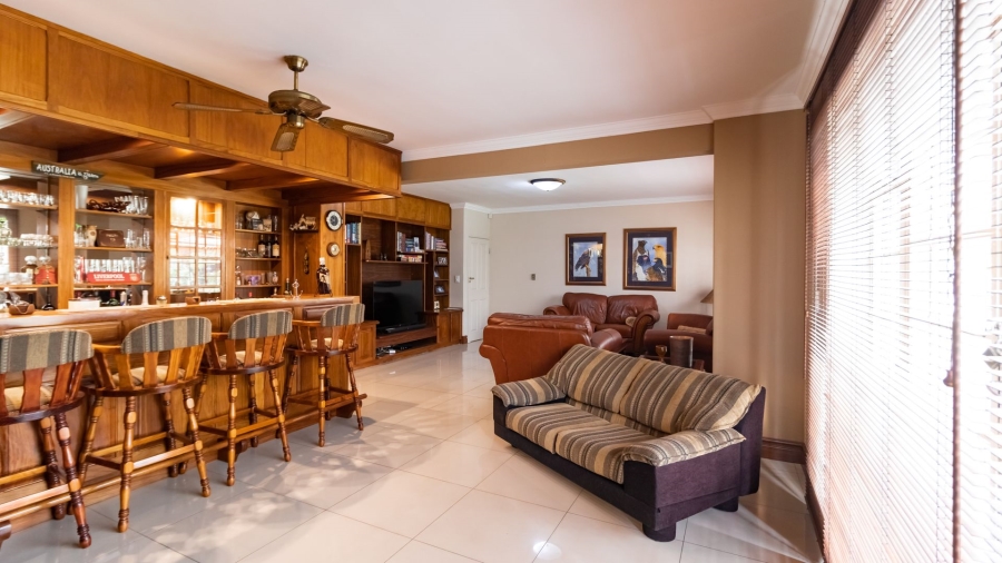 6 Bedroom Property for Sale in Klippoortjie Gauteng