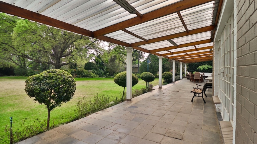 6 Bedroom Property for Sale in Klippoortjie Gauteng