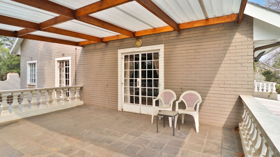 6 Bedroom Property for Sale in Klippoortjie Gauteng
