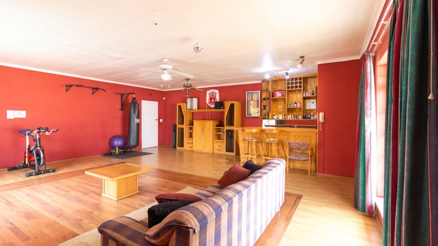 6 Bedroom Property for Sale in Klippoortjie Gauteng