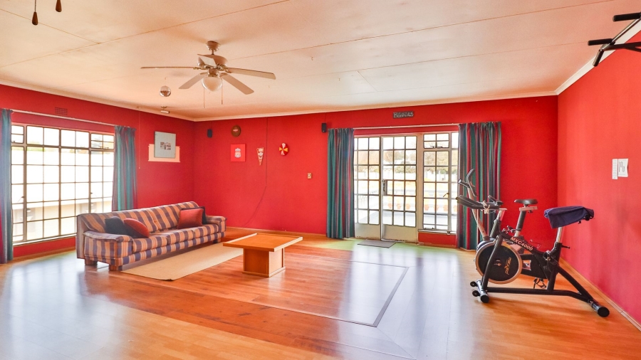 6 Bedroom Property for Sale in Klippoortjie Gauteng