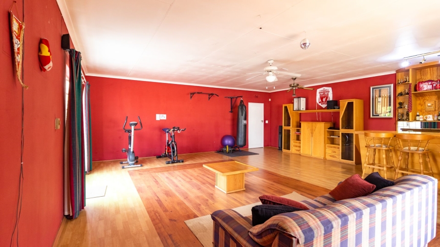6 Bedroom Property for Sale in Klippoortjie Gauteng