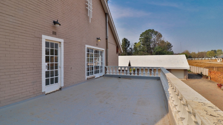 6 Bedroom Property for Sale in Klippoortjie Gauteng
