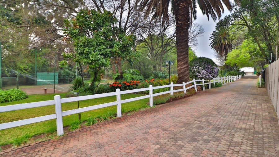 6 Bedroom Property for Sale in Klippoortjie Gauteng