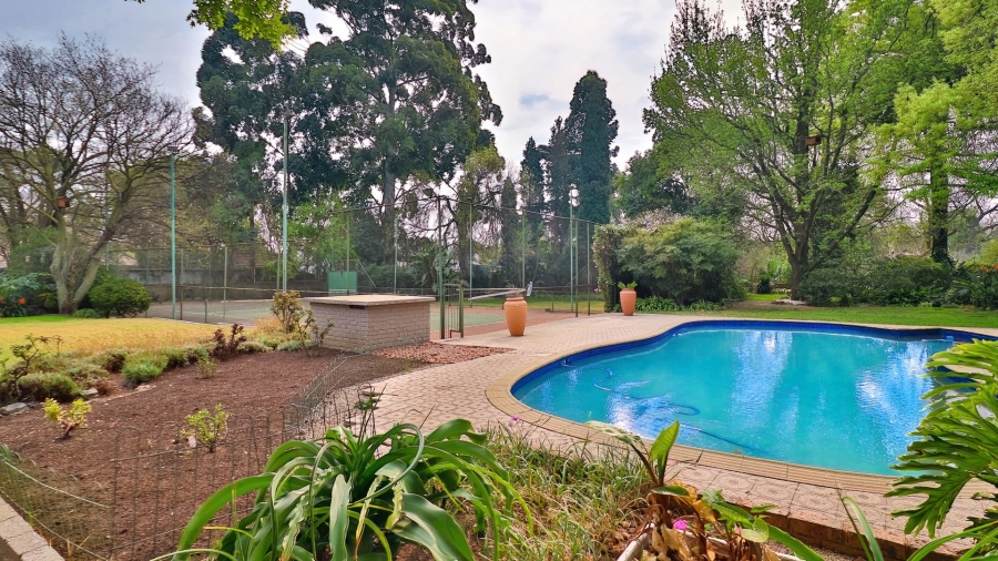 6 Bedroom Property for Sale in Klippoortjie Gauteng