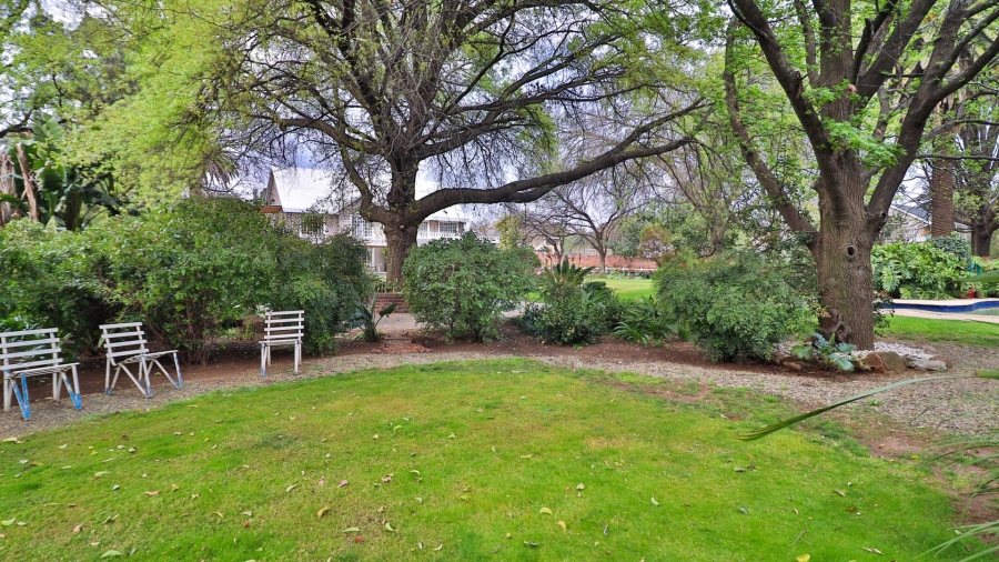 6 Bedroom Property for Sale in Klippoortjie Gauteng