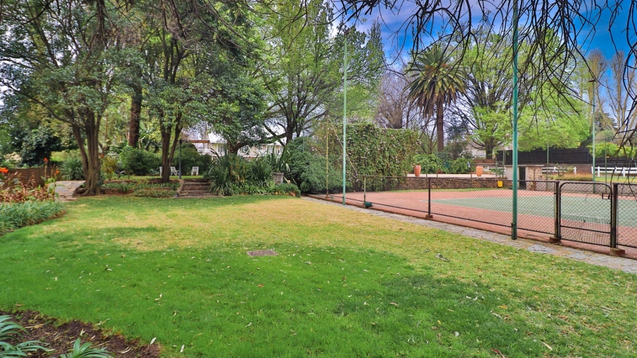 6 Bedroom Property for Sale in Klippoortjie Gauteng