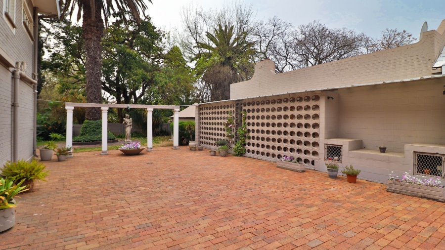 6 Bedroom Property for Sale in Klippoortjie Gauteng