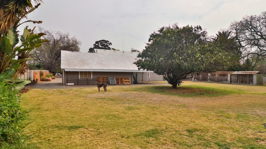6 Bedroom Property for Sale in Klippoortjie Gauteng