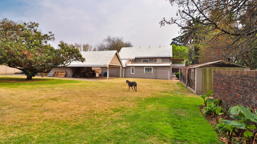 6 Bedroom Property for Sale in Klippoortjie Gauteng