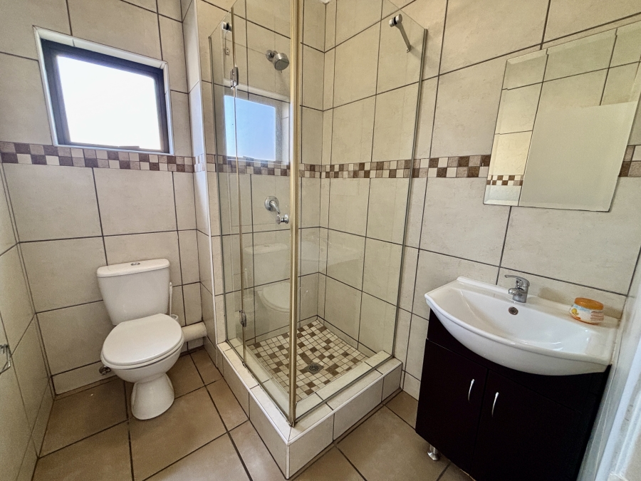 To Let 2 Bedroom Property for Rent in Barbeque Downs Gauteng