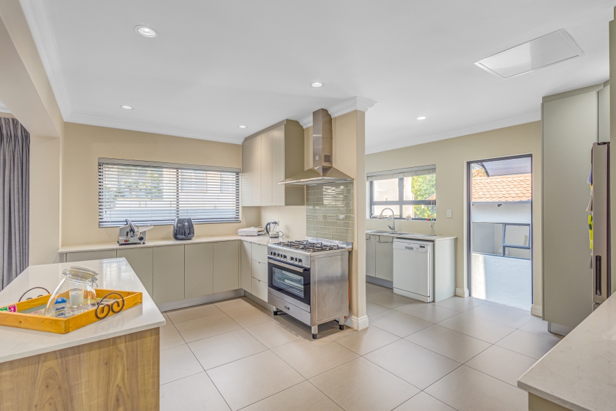 5 Bedroom Property for Sale in Kyalami Estates Gauteng