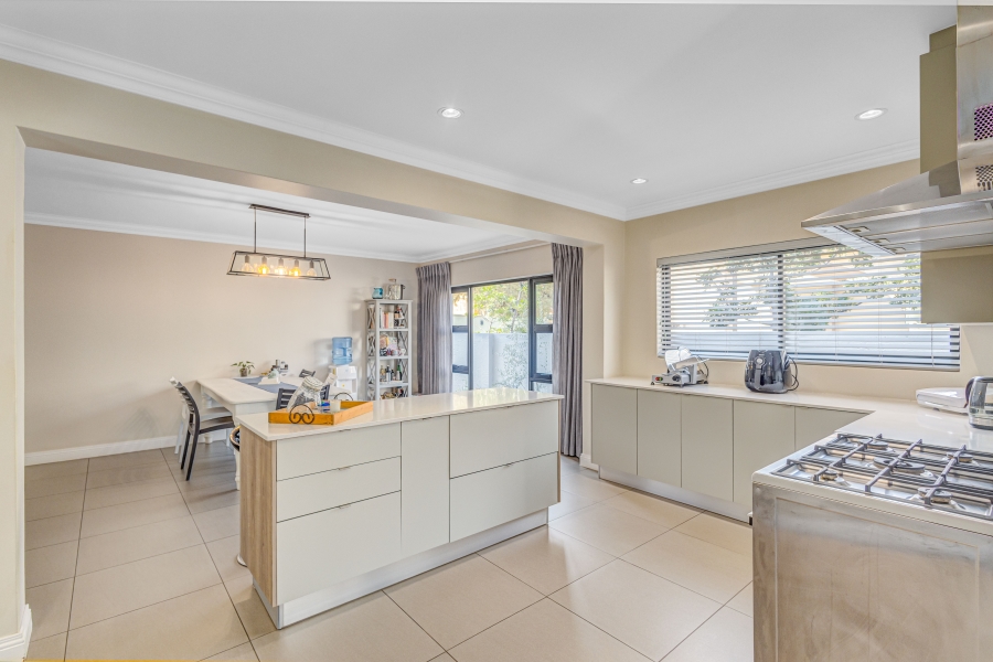 5 Bedroom Property for Sale in Kyalami Estates Gauteng