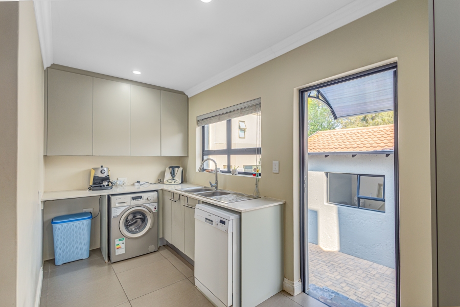 5 Bedroom Property for Sale in Kyalami Estates Gauteng
