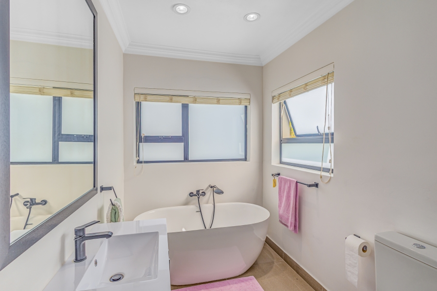 5 Bedroom Property for Sale in Kyalami Estates Gauteng