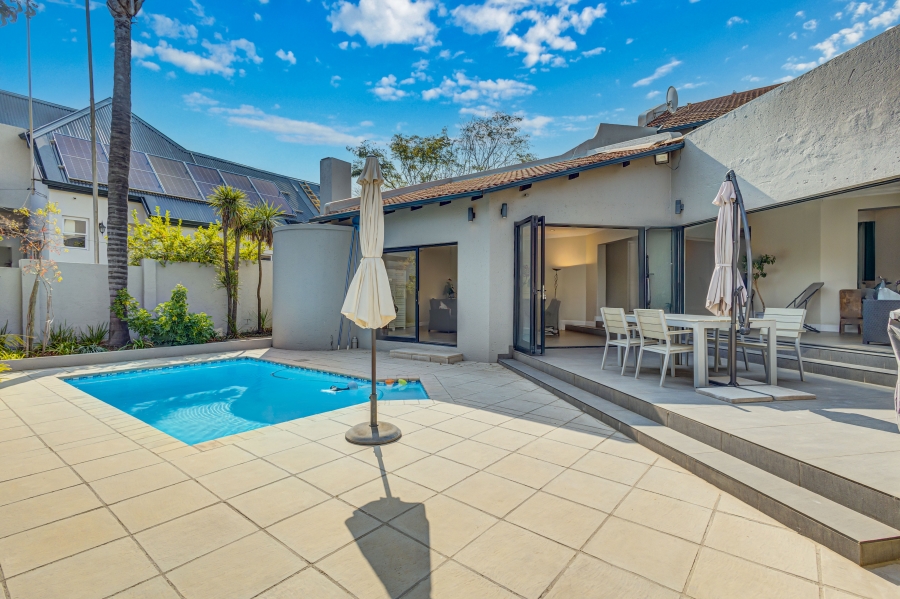 5 Bedroom Property for Sale in Kyalami Estates Gauteng