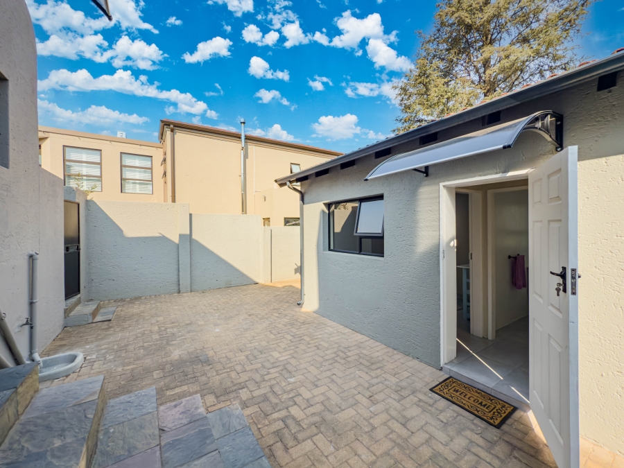 5 Bedroom Property for Sale in Kyalami Estates Gauteng