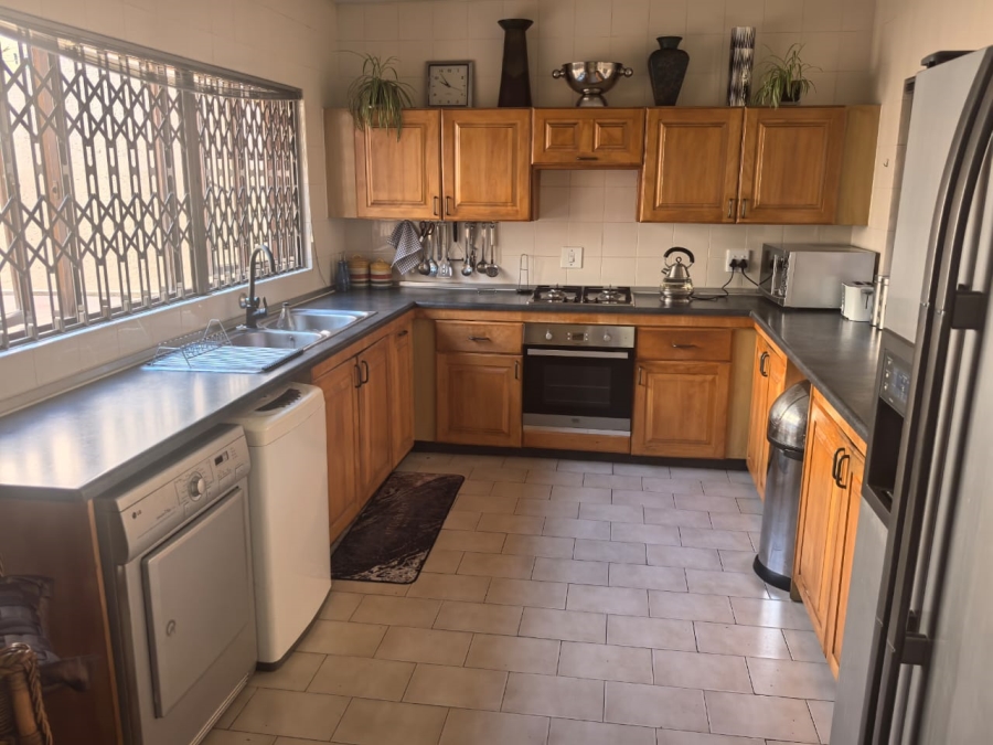 3 Bedroom Property for Sale in Wilro Park Gauteng