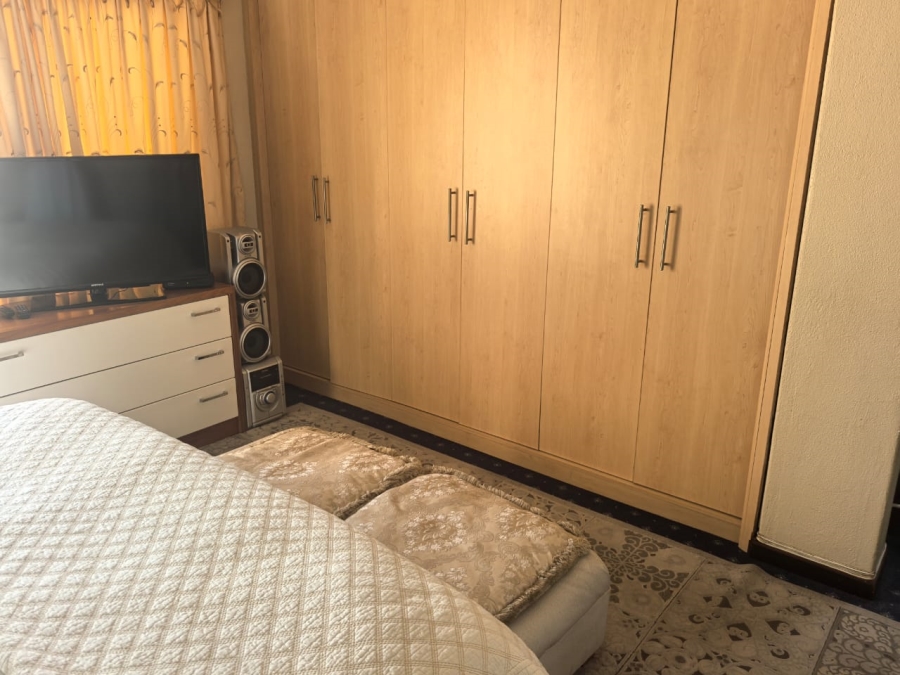 3 Bedroom Property for Sale in Wilro Park Gauteng