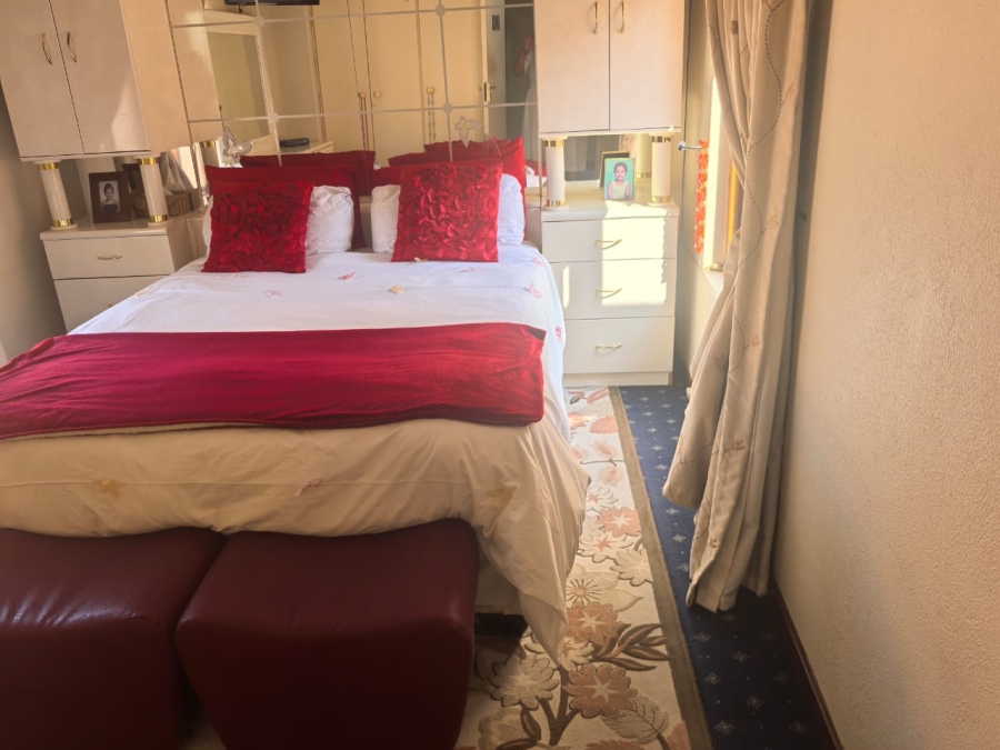 3 Bedroom Property for Sale in Wilro Park Gauteng
