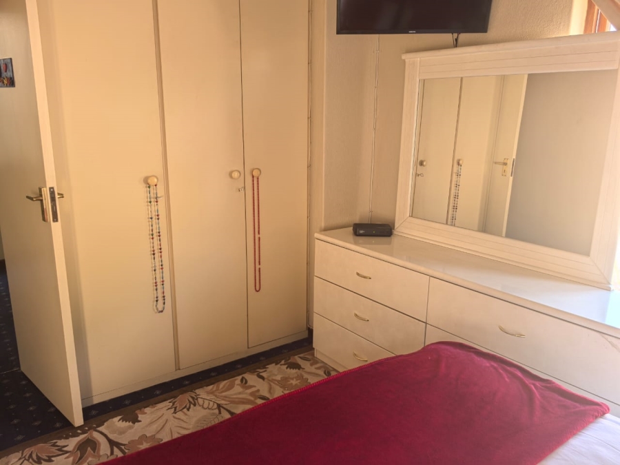 3 Bedroom Property for Sale in Wilro Park Gauteng