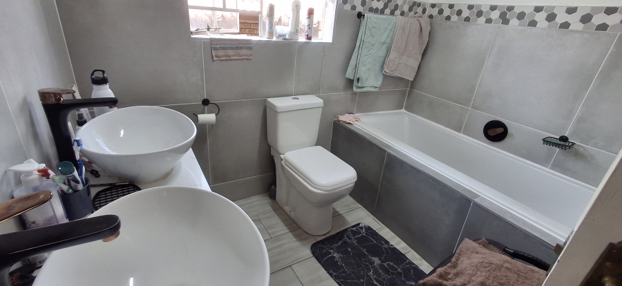 2 Bedroom Property for Sale in Northgate Gauteng