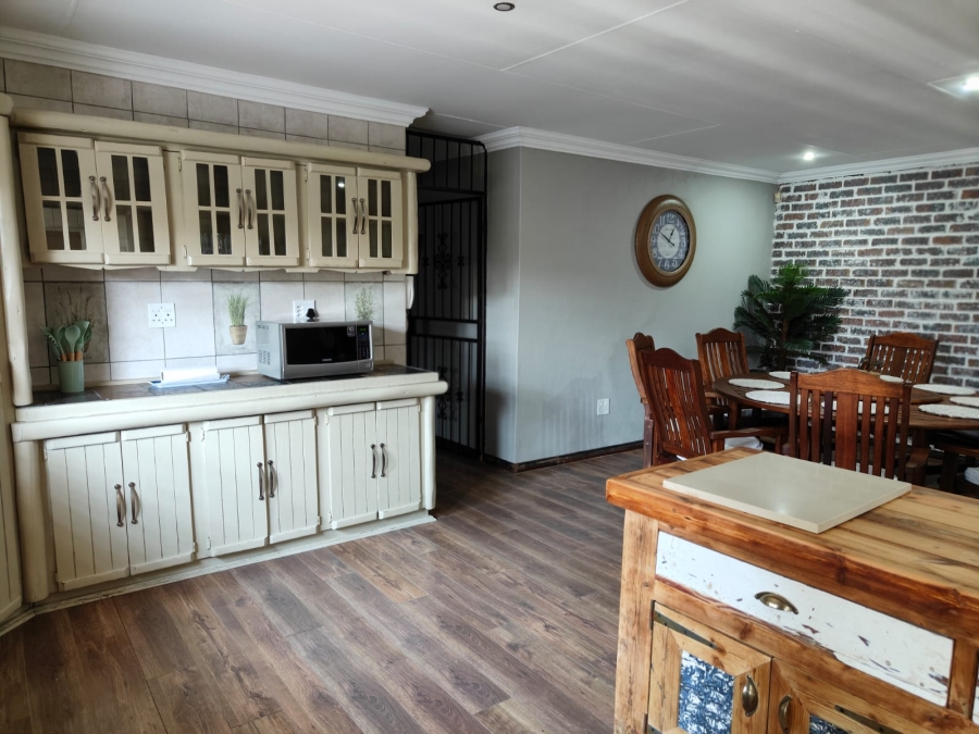 3 Bedroom Property for Sale in Three Rivers Proper Gauteng