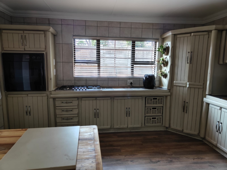 3 Bedroom Property for Sale in Three Rivers Proper Gauteng