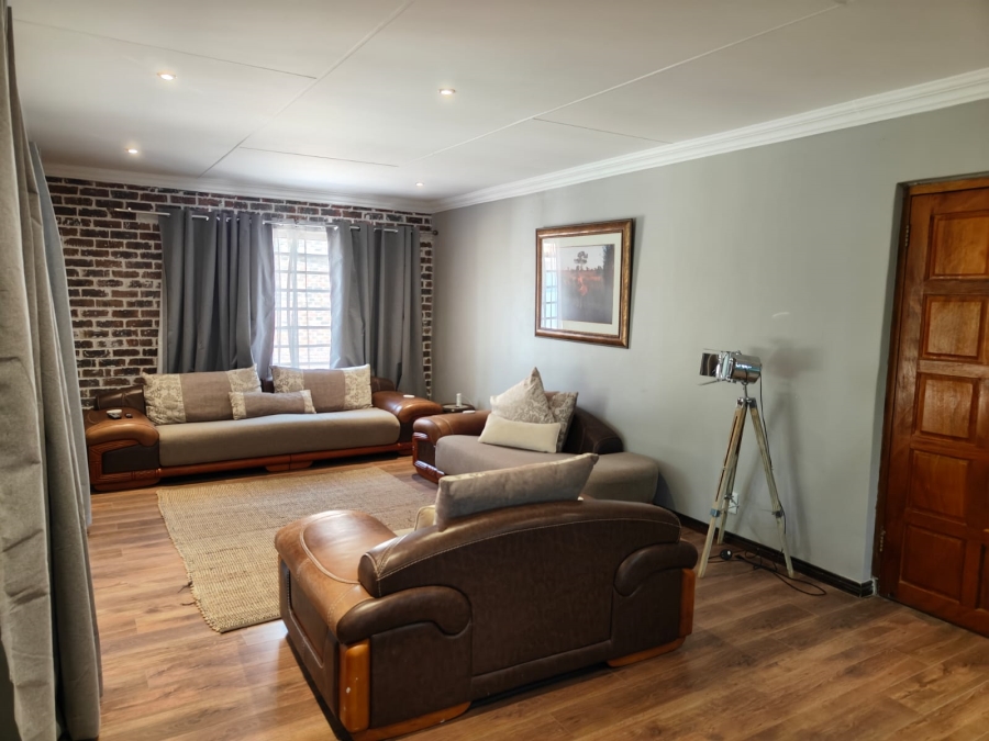 3 Bedroom Property for Sale in Three Rivers Proper Gauteng