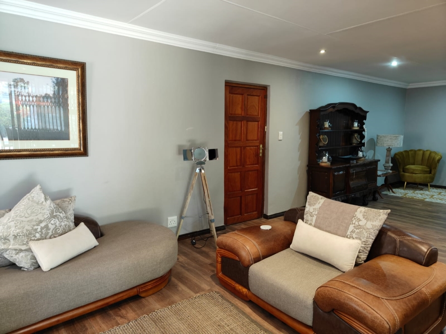 3 Bedroom Property for Sale in Three Rivers Proper Gauteng