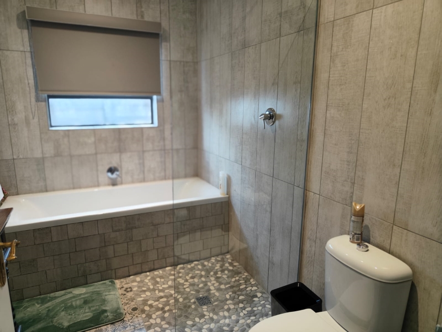 3 Bedroom Property for Sale in Three Rivers Proper Gauteng