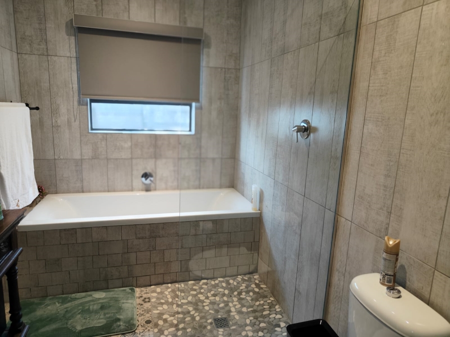 3 Bedroom Property for Sale in Three Rivers Proper Gauteng