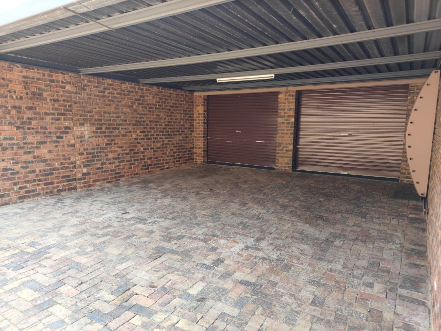 3 Bedroom Property for Sale in Three Rivers Proper Gauteng